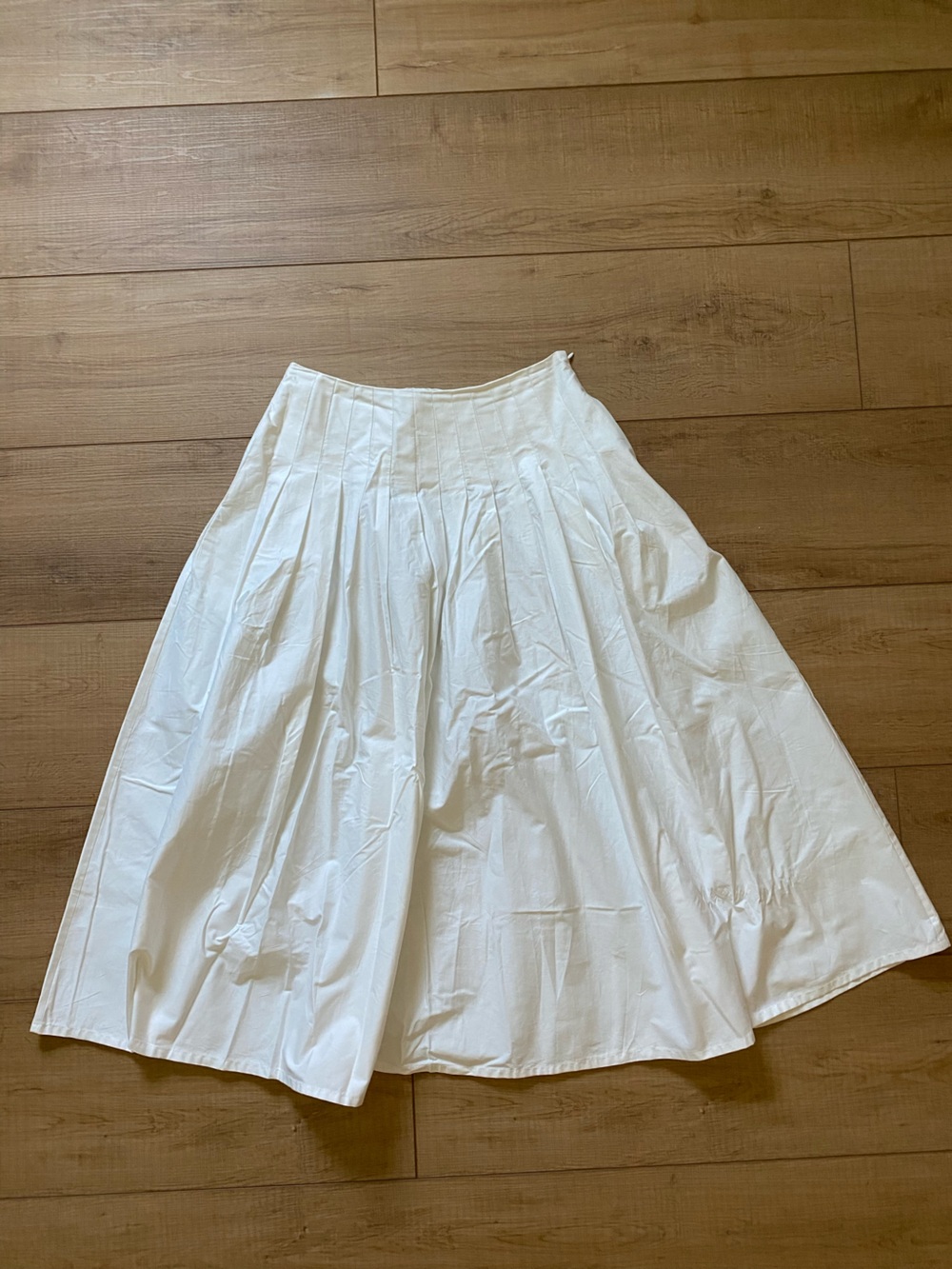 Commense White Pleated Midi Skirt - Picture 3 of 4